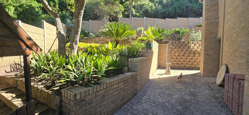 6 Bedroom Property for Sale in Outeniqua Strand Western Cape